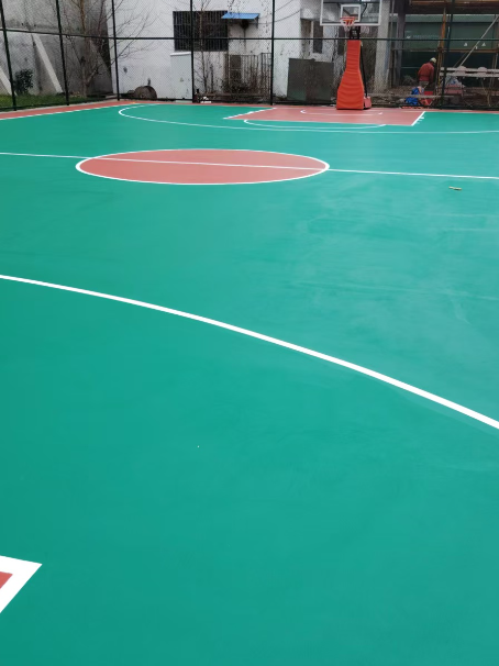 临泉 球场长期使用易出现地面开裂